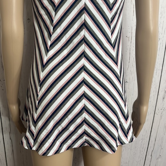 NWT Umgee Striped Tank Top Metallic Stripes Size Small Adjustable straps - Picture 6 of 12